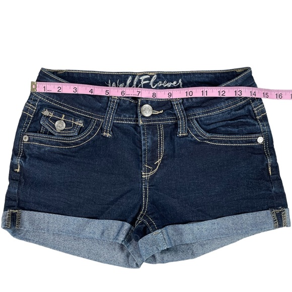 Wallflower & So size 3 shorts with rolled cuffs, 1 jean, 1 coral/orange, EUC - Picture 13 of 16